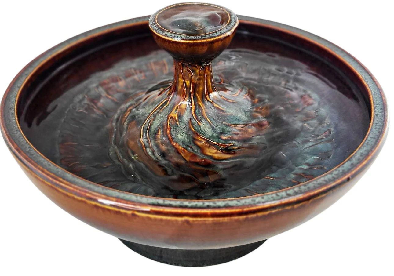 آبنما سنگی یا سرامیکی برای چه فضایی مناسب‌تر است؟